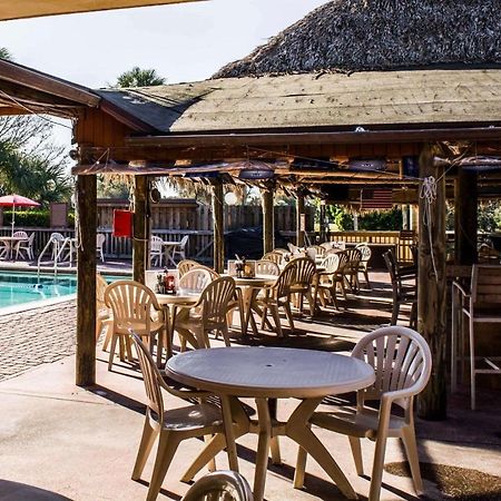 Quality Inn And Suites Golf Resort Golden Gate Esterno foto