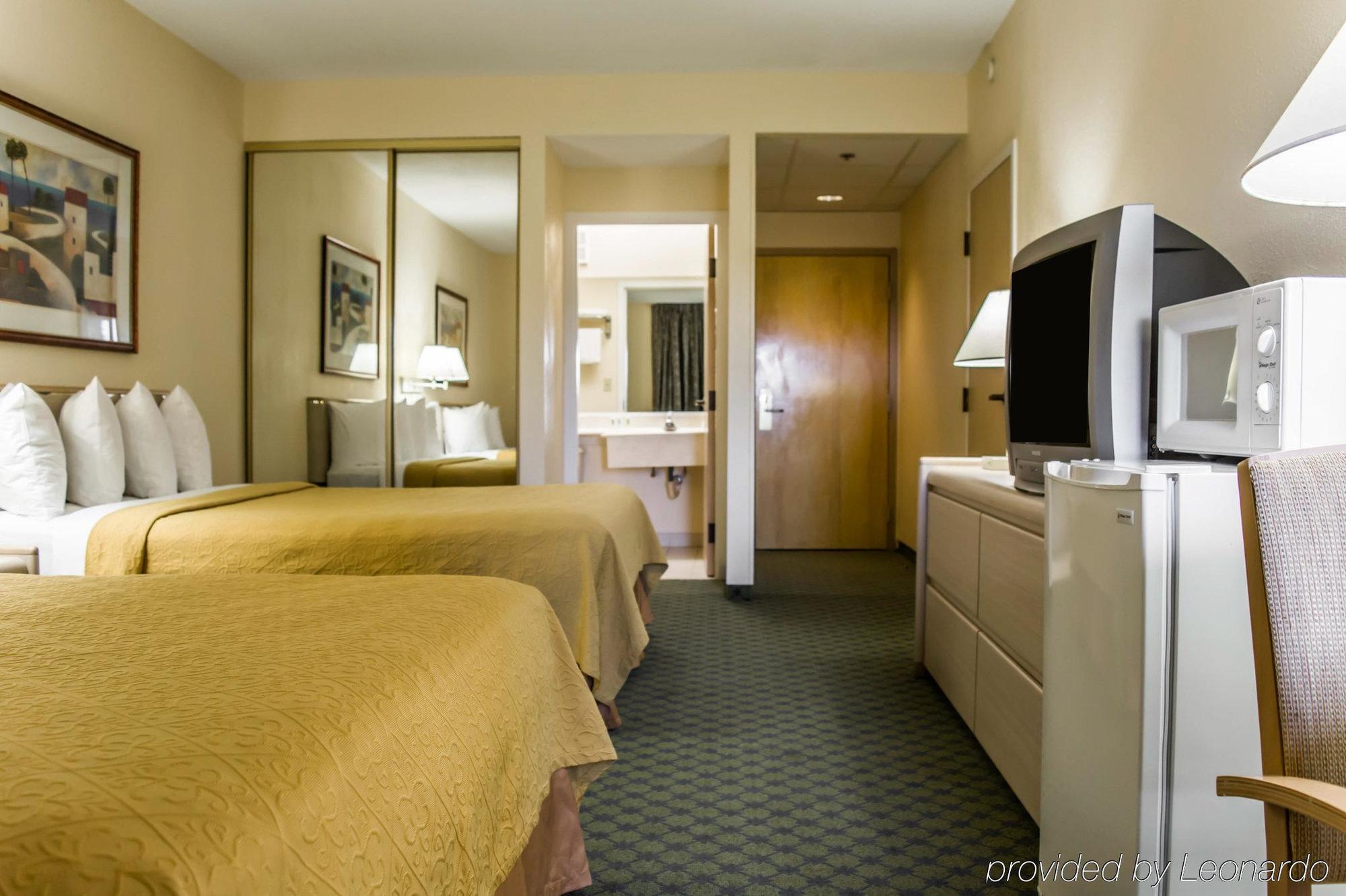 Quality Inn And Suites Golf Resort Golden Gate Esterno foto