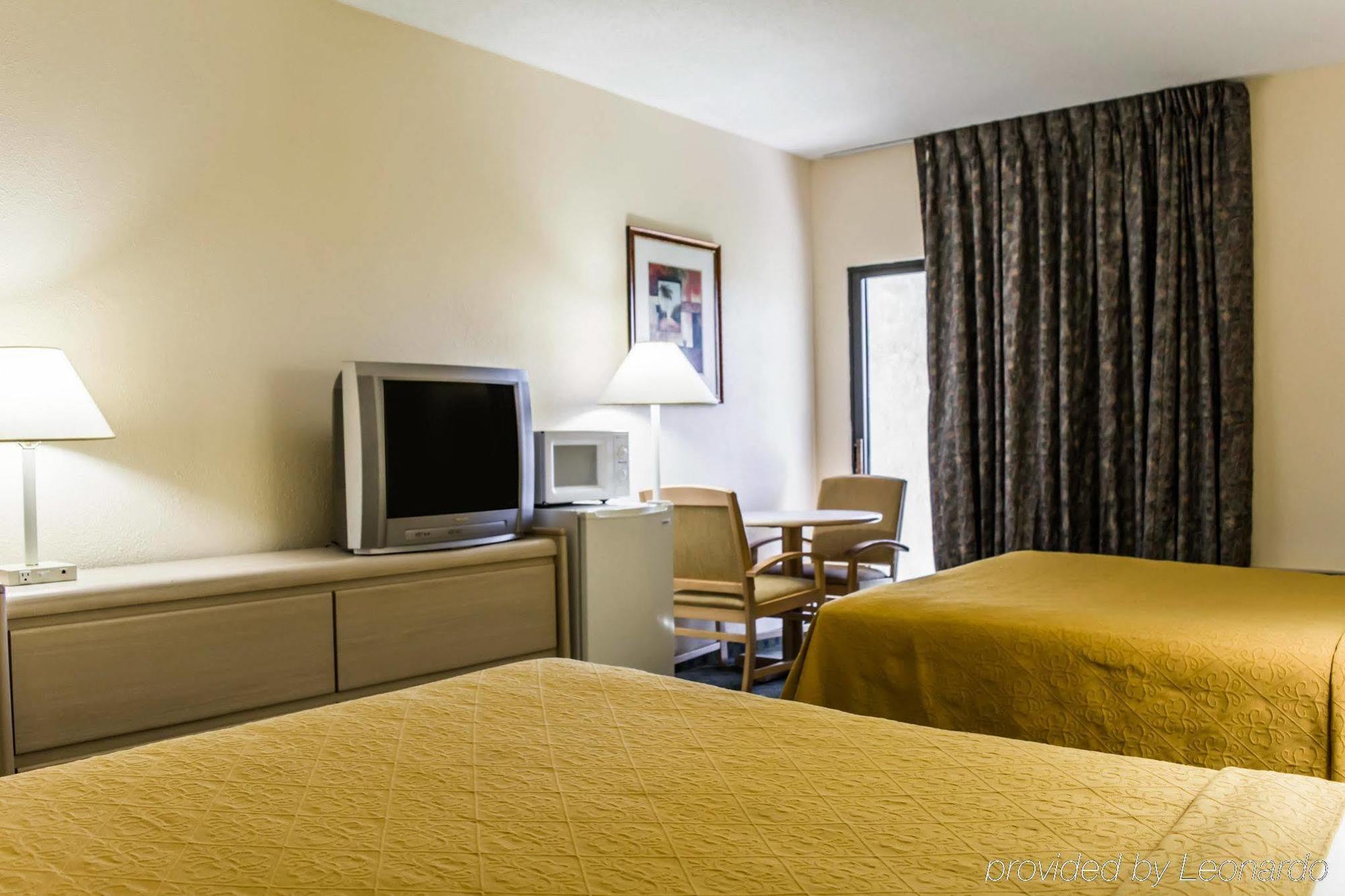 Quality Inn And Suites Golf Resort Golden Gate Esterno foto