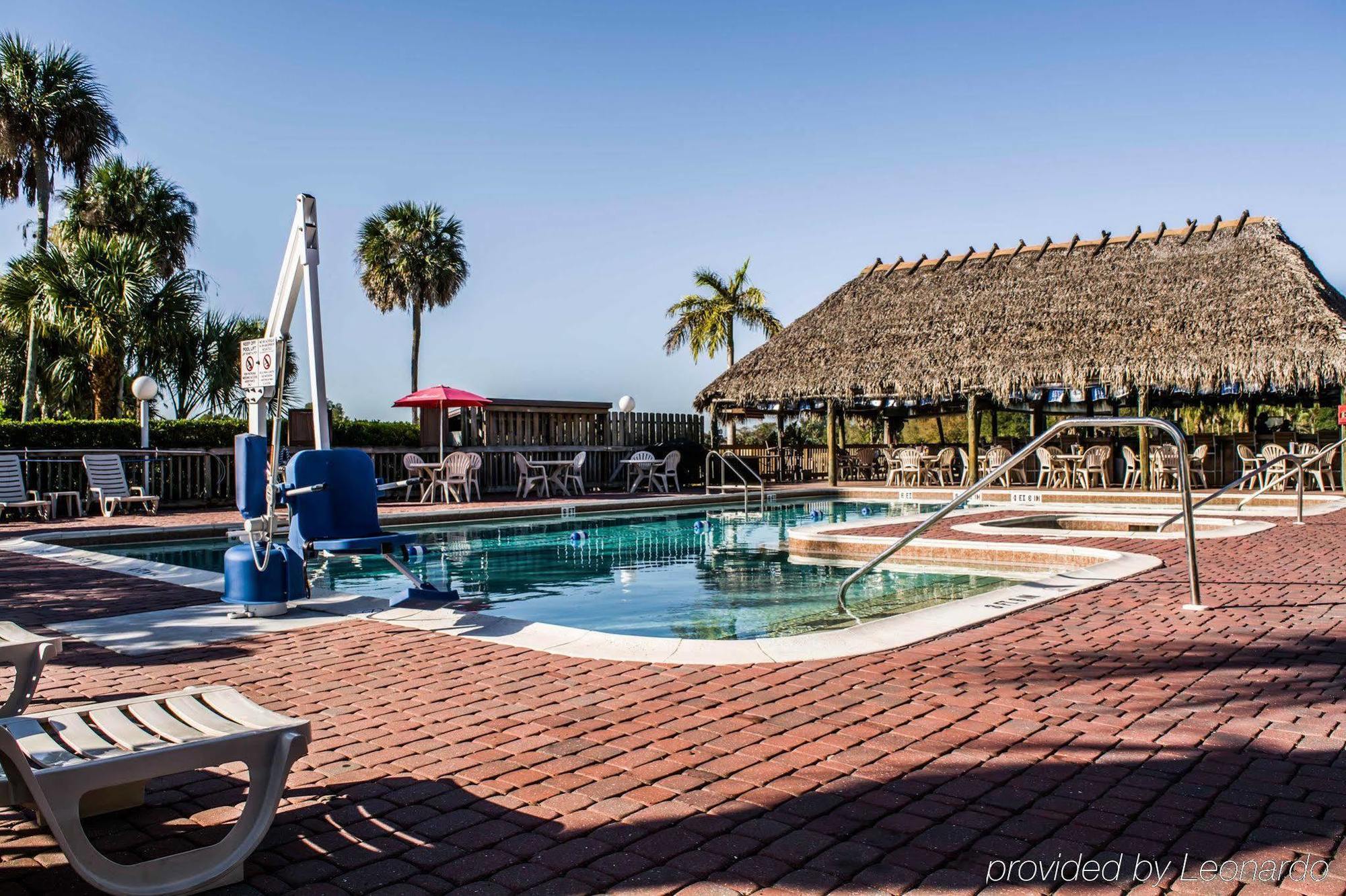 Quality Inn And Suites Golf Resort Golden Gate Esterno foto