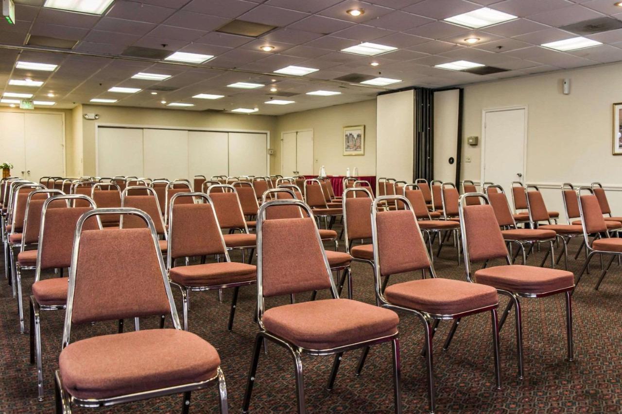 Quality Inn And Suites Golf Resort Golden Gate Esterno foto